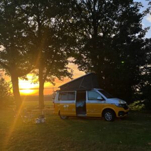 WEI*blij OOGST retreat / Camper-Caravanplek mét tweedaagse ticket